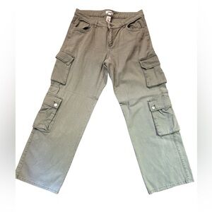 Garage Cargo Pants in khaki green wide leg Loose sz 9